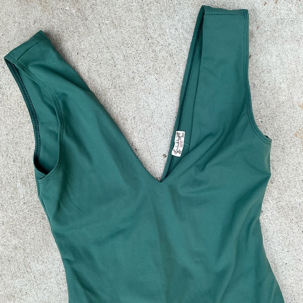 Free people onsie one piece bodysuit green deep v cut short sleeve small